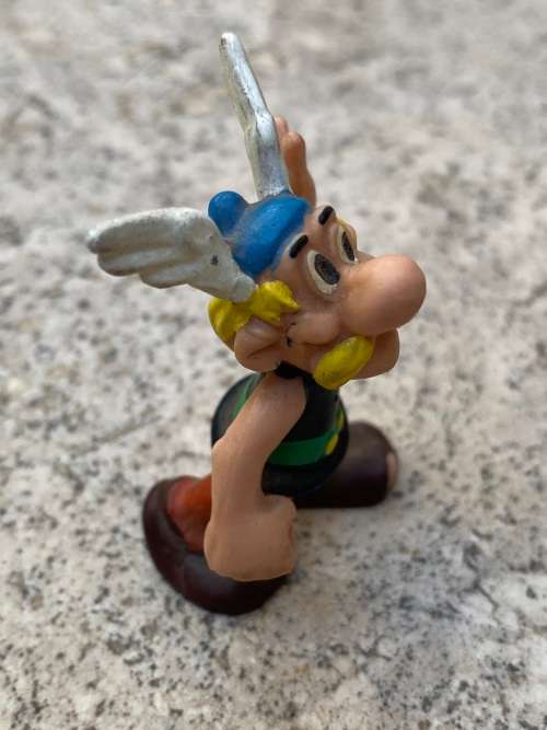 vintage asterix bully 1974 figure with mini asterix plastoy drinking potion pair