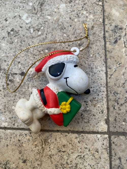 vintage Peanuts snoopy united feature syndicate UFS xmas figure