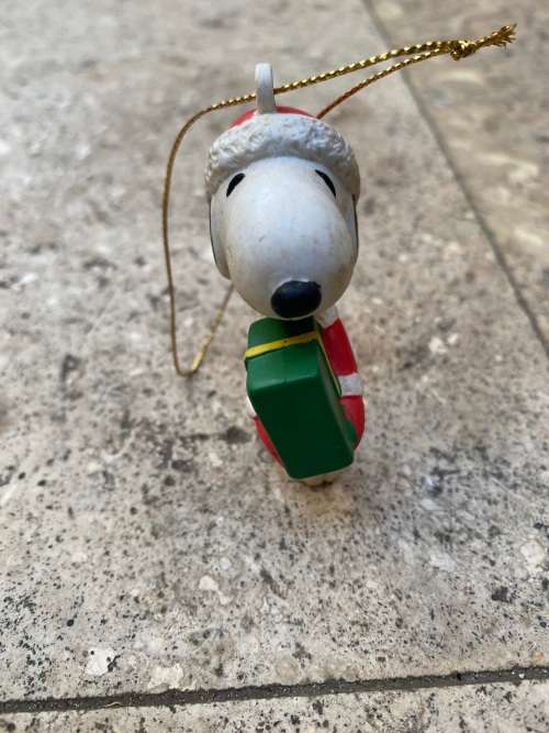 vintage Peanuts snoopy united feature syndicate UFS xmas figure