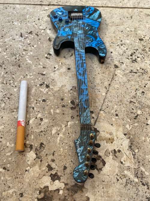 mini fender stratocaster by guitarmania  miniature guitar mania 2011