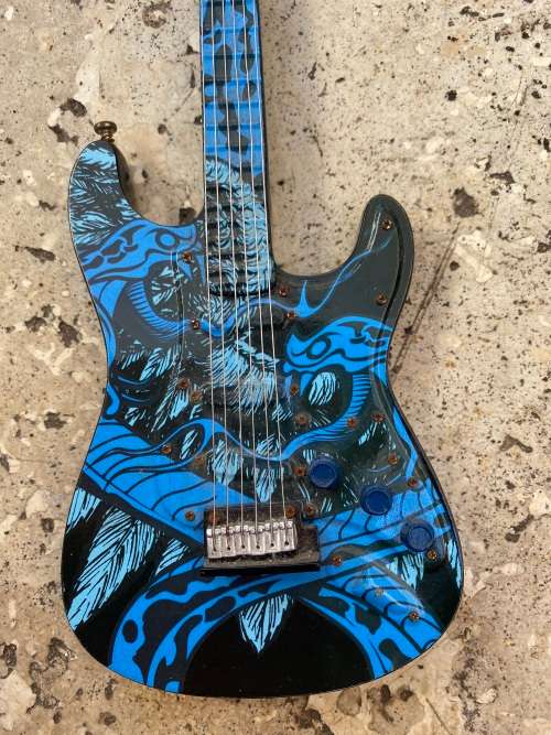 mini fender stratocaster by guitarmania  miniature guitar mania 2011