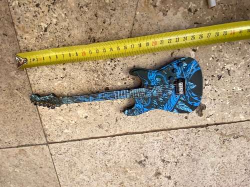 mini fender stratocaster by guitarmania  miniature guitar mania 2011