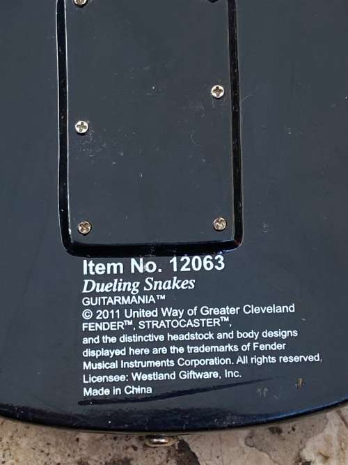 mini fender stratocaster by guitarmania  miniature guitar mania 2011