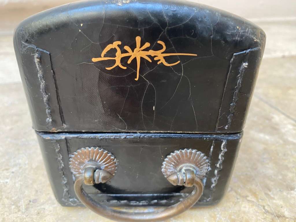 Vintage Chinese pillow box