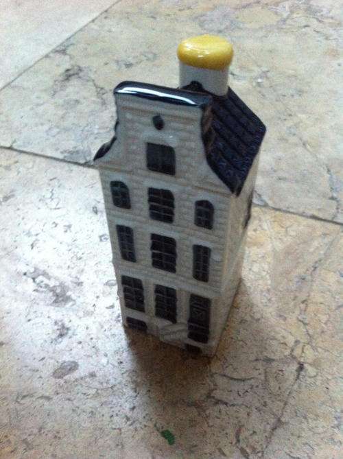 SEALED BLUE DELFT'S KLM BOLS HOUSE (NO 68)