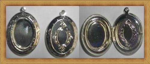 Clearance Sale!!!!!!!Silver Oval Locket(32mmx22mm)