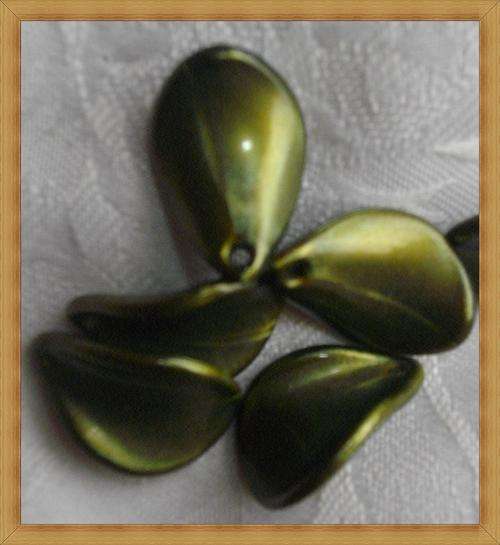 Acrylic Olive Green Leaves(20mm)