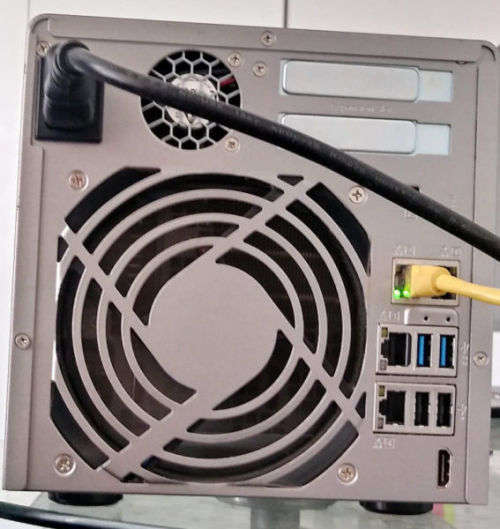 QNAP TVS-471 4-Bay Intel Core i3 3.5GHz Dual Core, 4GB RAM, 4LAN, 10G-ready