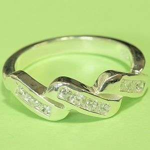 925 sterling silver ring with lab diamonds: ring size 7