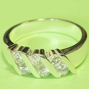 925 sterling silver ring with lab diamonds: ring size 7