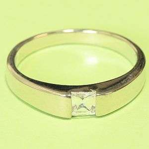 925 sterling silver ring with lab diamonds: ring size 7