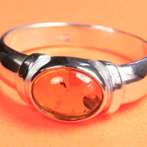 Solid 925 Sterling Silver & Amber ring size 8# + 3.40g