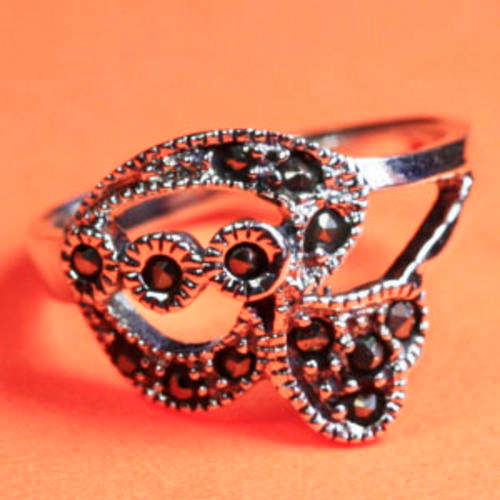 Solid 925 Sterling Silver & Marcazite ring size 7# + 2.97g