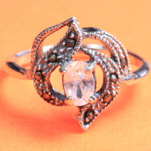 Solid 925 Sterling Silver & Marcazite + Crystal ring size 7# + 3.19g