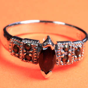 Solid 925 Sterling Silver & Marcazite + Crystal ring size 8# + 4.15g