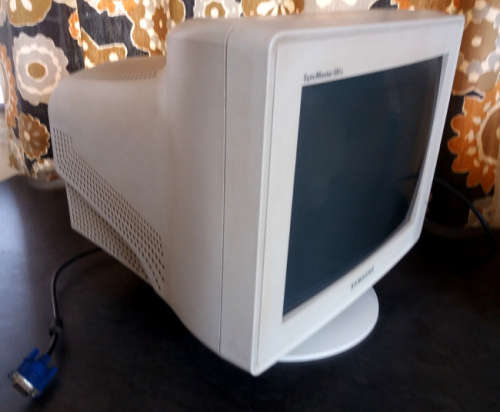 SAMSUNG SyncMaster 591S CRT colour monitor