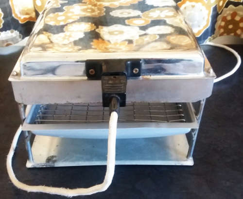 Vintage Large and Small 3 levels TV Braais / BBQ Grills