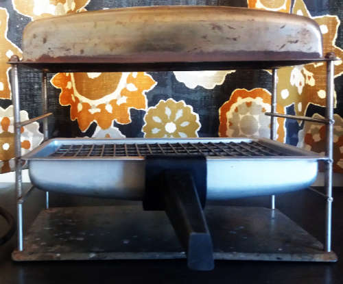 Vintage Large and Small 3 levels TV Braais / BBQ Grills