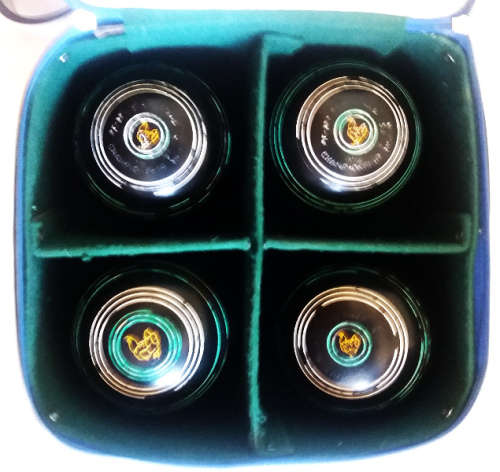 Henselite pt-361 Super Grip Championship Lawn Bowls Black set of 4 in vinyl carry case -Size 4 13/16