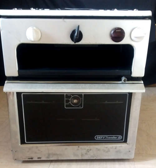 Defy Traveller 2 plate Gas stove with oven and griller