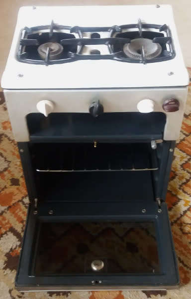 Defy Traveller 2 plate Gas stove with oven and griller