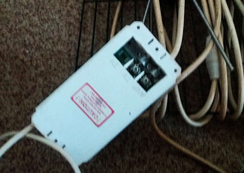 VHF/UHF Ellies SA9 wideband grid 2 element antenna with amplifier and stabilised power supply