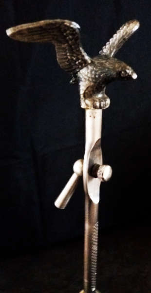 Retro Eagle on pedestal - elegant and unique ornament