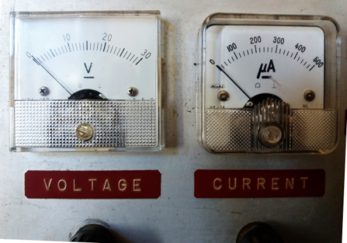 AC to DC step-down transformer 220AC to 15 and 30V with analogue voltage and micro ampere meters