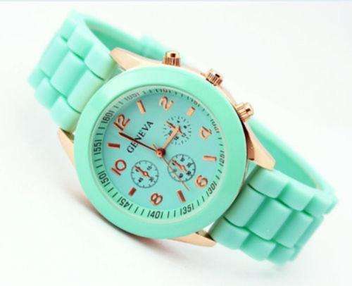 Analog Silicone Woman Watch