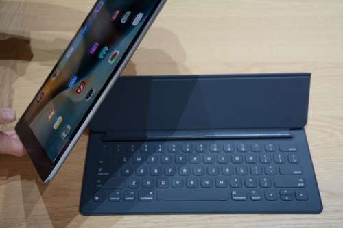 iPad Pro 12.9 Wifi 128GB with Apple Smart Keyboard