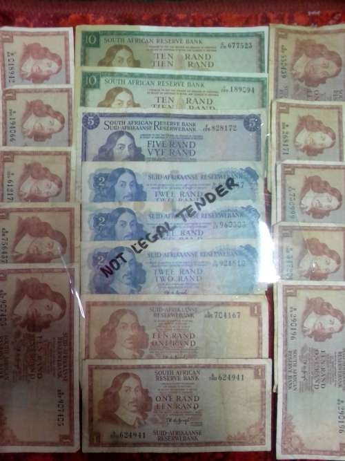 18 x  SOUTH AFRICA BANKNOTES - T.W DE JONGH - R1 , R2 , R5 , R10 BANKNOTES