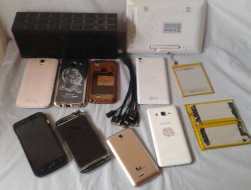 WOW VINTAGE  CELLPHONES,  SOX MUSIC BOX,  AND MORE......