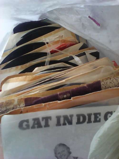 106 x 7" singles 45rpm - various artists and music (mostly from 70's & 80's )