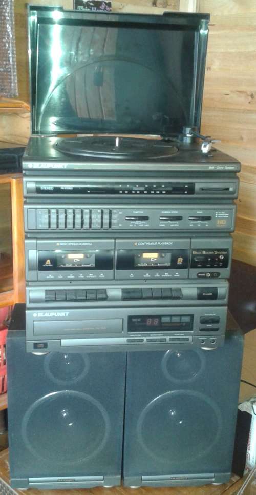 MUST GO SALE!!  @ BLAUPUNKT HI-FI +CD player SYSTEM IN WORKING CONDITION only R400