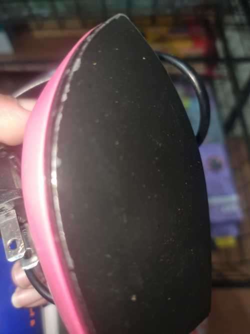 Portable Mini Electric Iron Small - Pink and White -  International Plug - Display Unit