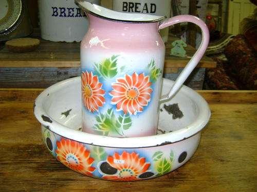 beautiful enimal jug and bassan