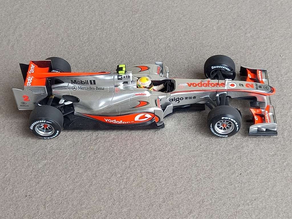 McLaren MP4-25 Hamiltion 2010 - Minichamps 1/18