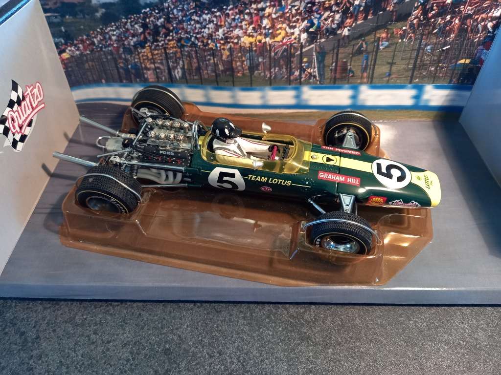 Quartzo 1/18 Lotus 49 - Graham Hill World Champion 1968