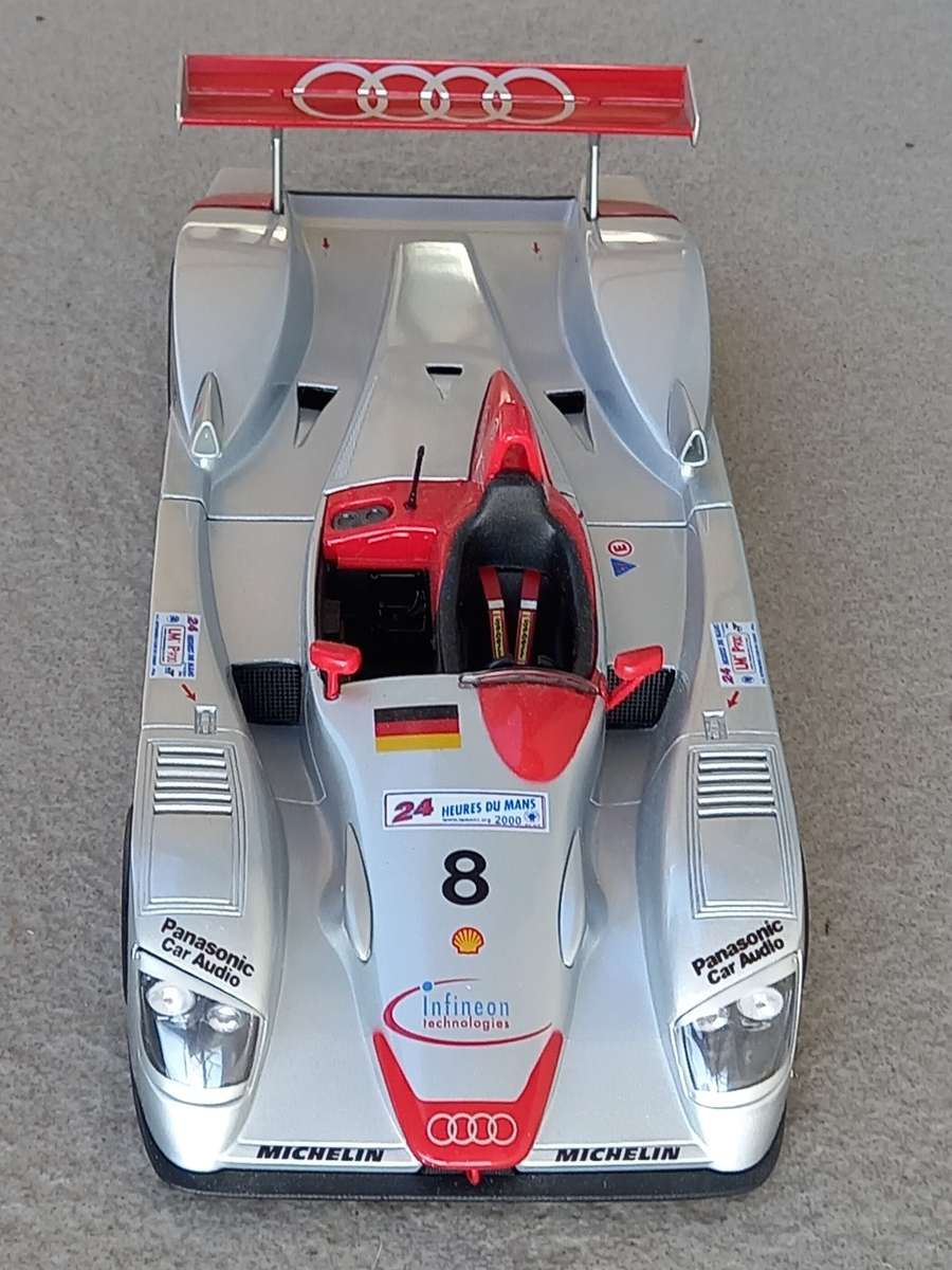 Audi R8 Le Mans winning car 2000 - Maisto 1/18