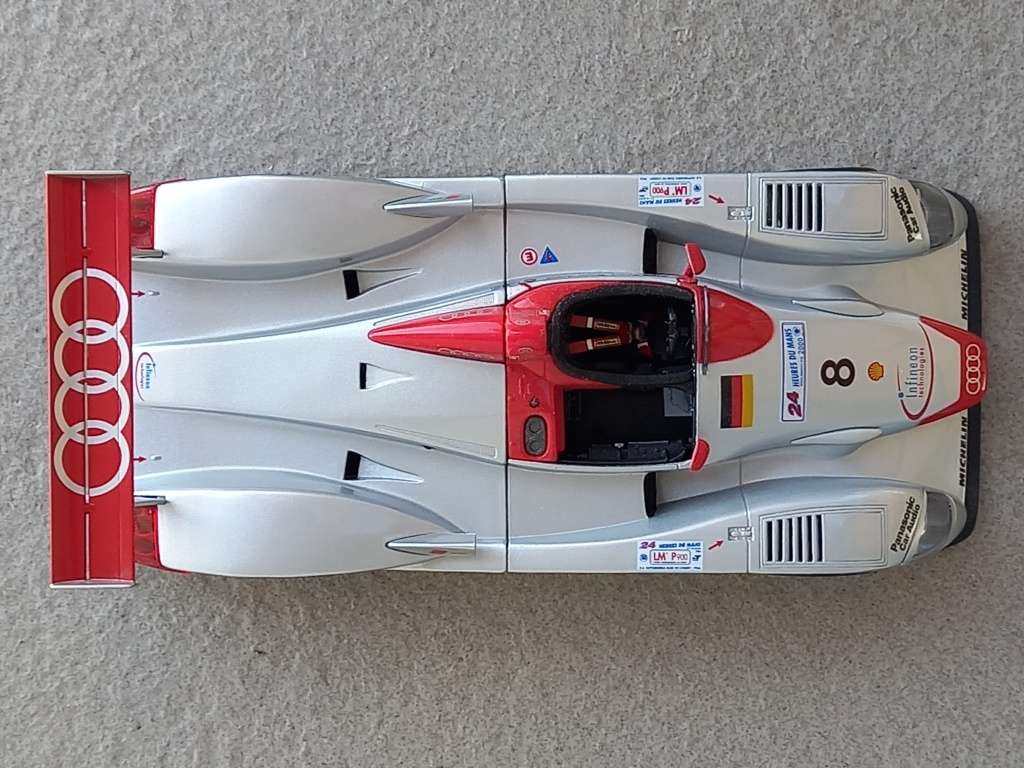 Audi R8 Le Mans winning car 2000 - Maisto 1/18