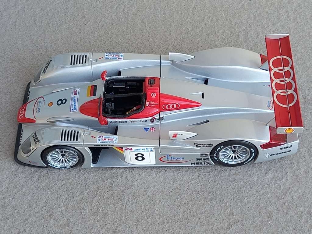 Audi R8 Le Mans winning car 2000 - Maisto 1/18