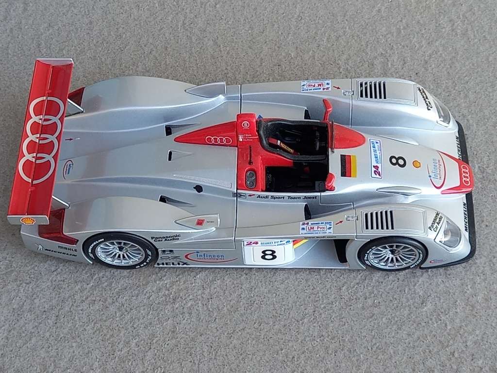 Audi R8 Le Mans winning car 2000 - Maisto 1/18