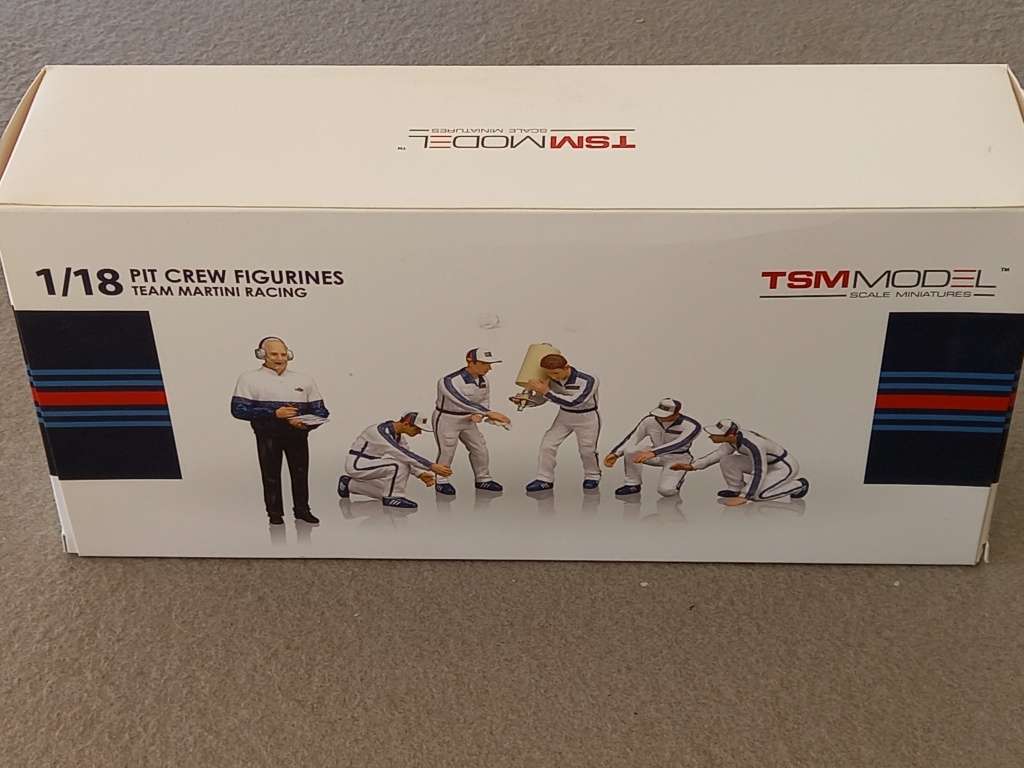 Porsche Martini Pit personnel figurines - TSM 1/18