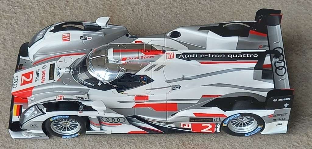 Audi R18 2013 Le Mans winner - Spark 1/18