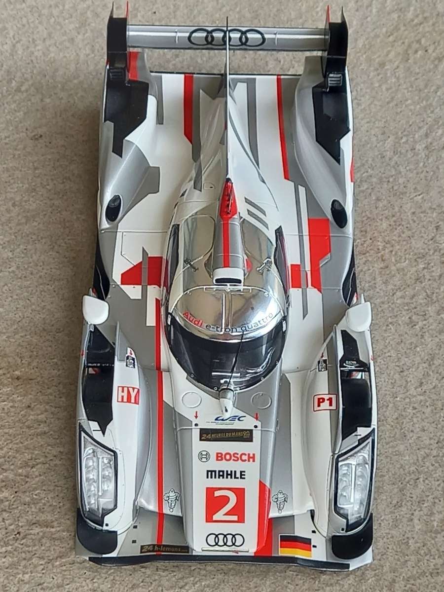 Audi R18 2013 Le Mans winner - Spark 1/18