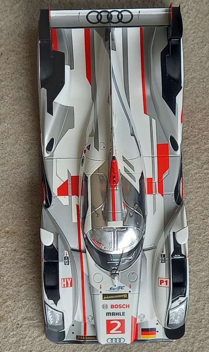 Audi R18 2013 Le Mans winner - Spark 1/18