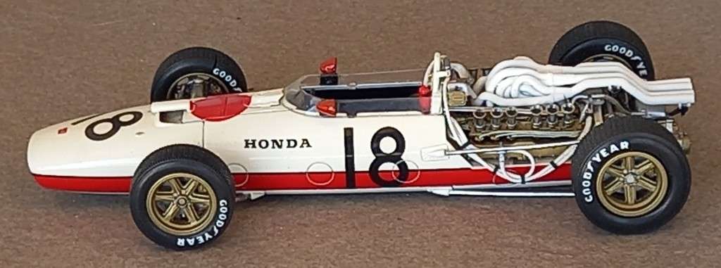 Honda RA 273 V12 - 1966/67 - Ebbro 1/20