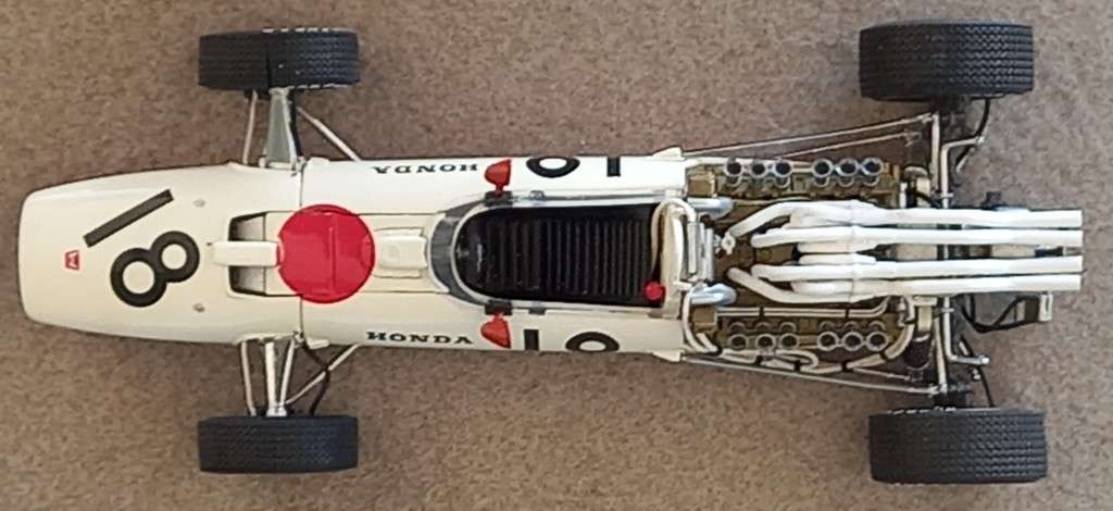 Honda RA 273 V12 - 1966/67 - Ebbro 1/20