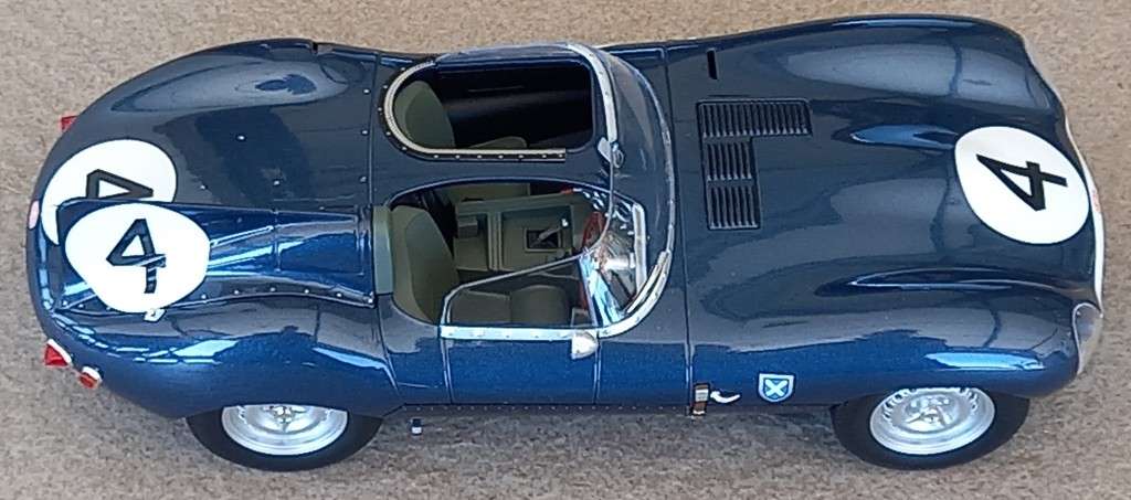 Jaguar D-type - winner Le Mans 1956 - CMR 1/18