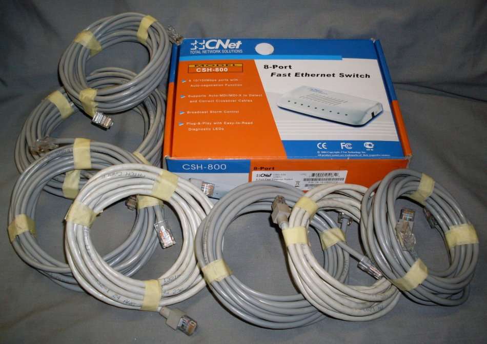 8 Port CNET Fast Ethernet Switch - Model CSH - 800 -  plus 7 Cables